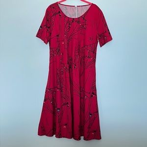 Size M beautiful red silky comfortable dress. Short sleeves.
